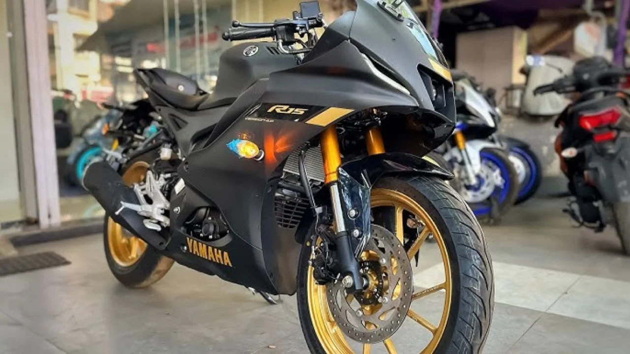 Yamaha R15S Bike